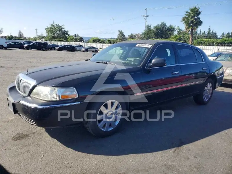 2010 Lincoln Town photo