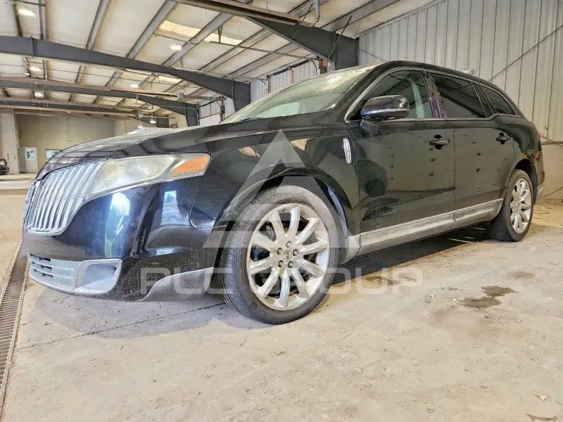 2010 Lincoln MKT photo