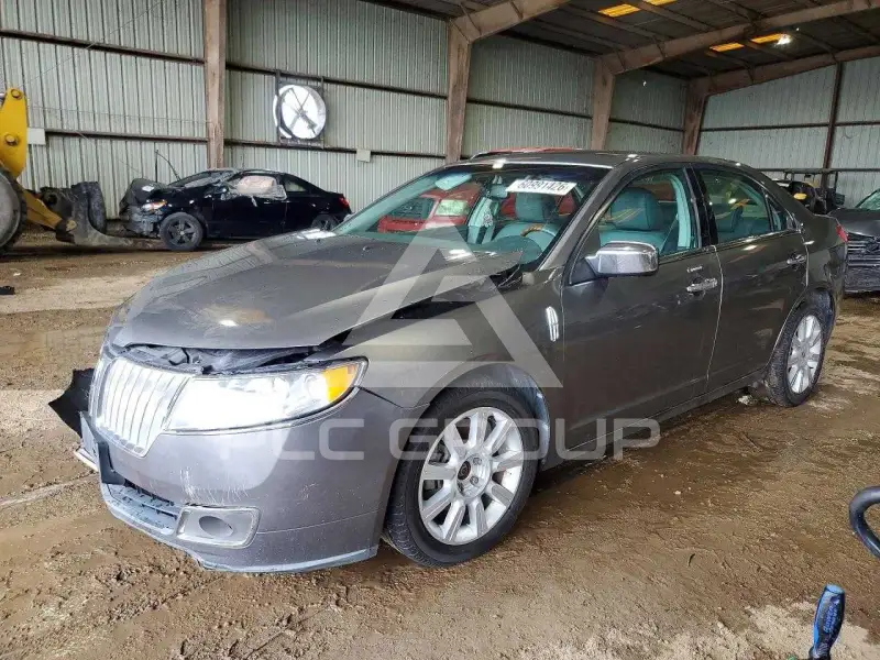 2010 Lincoln MKZ photo