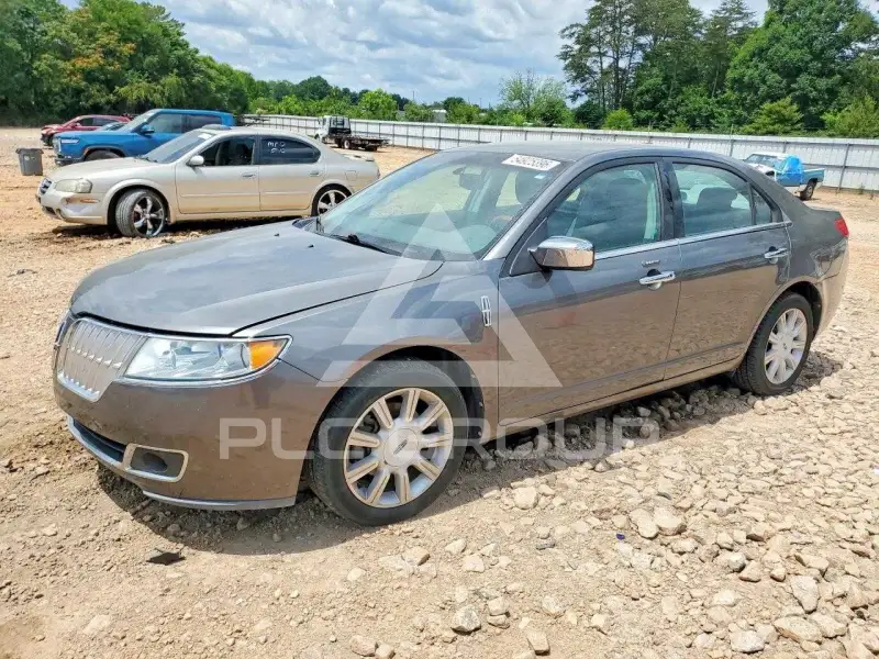 2010 Lincoln MKZ photo
