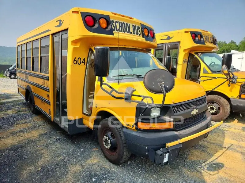 2010 Chevrolet Express фото