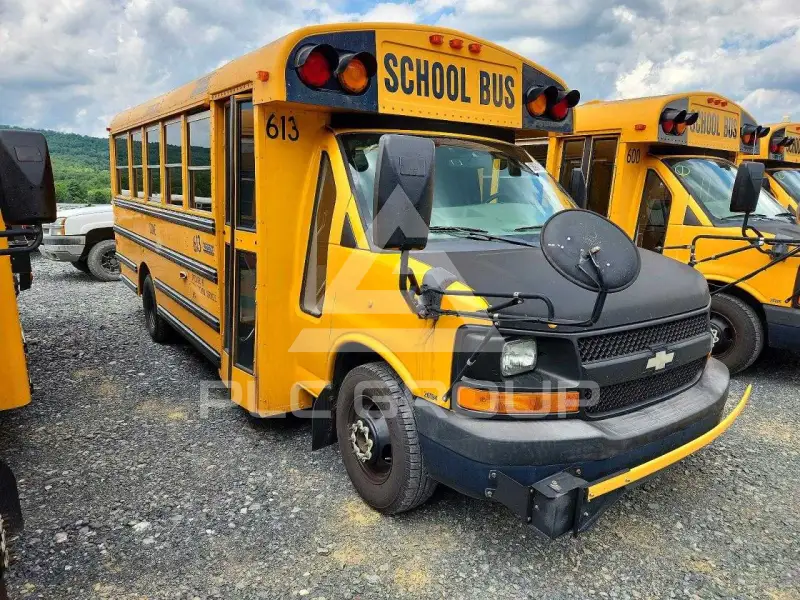 2010 Chevrolet Express фото