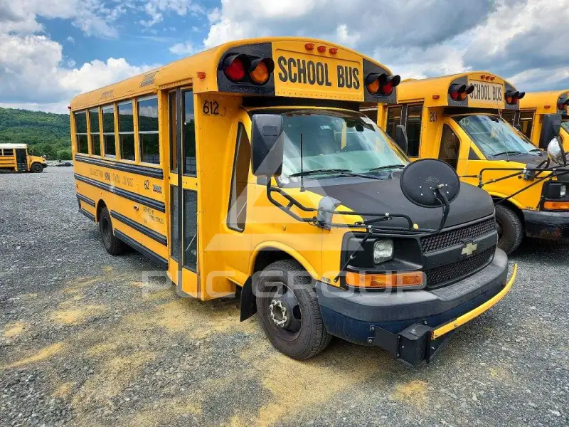 2010 Chevrolet Express фото