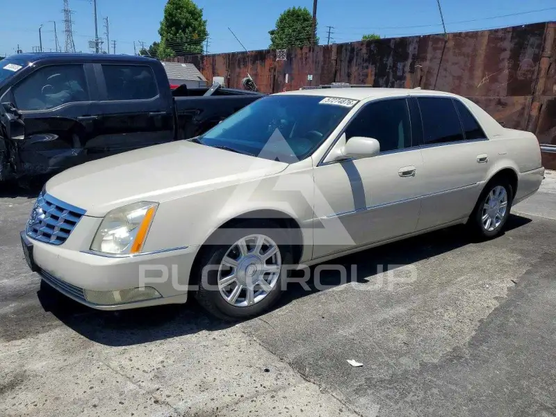 2010 Cadillac DTS photo