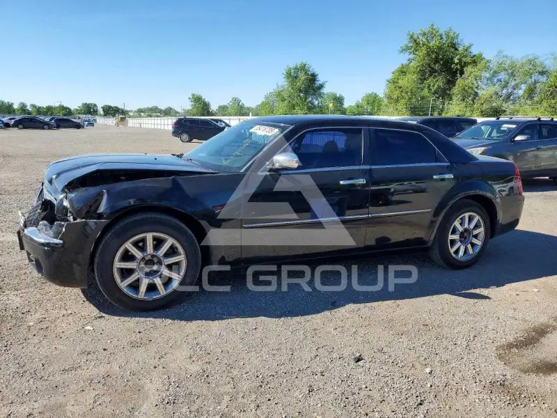2010 Chrysler 300 photo