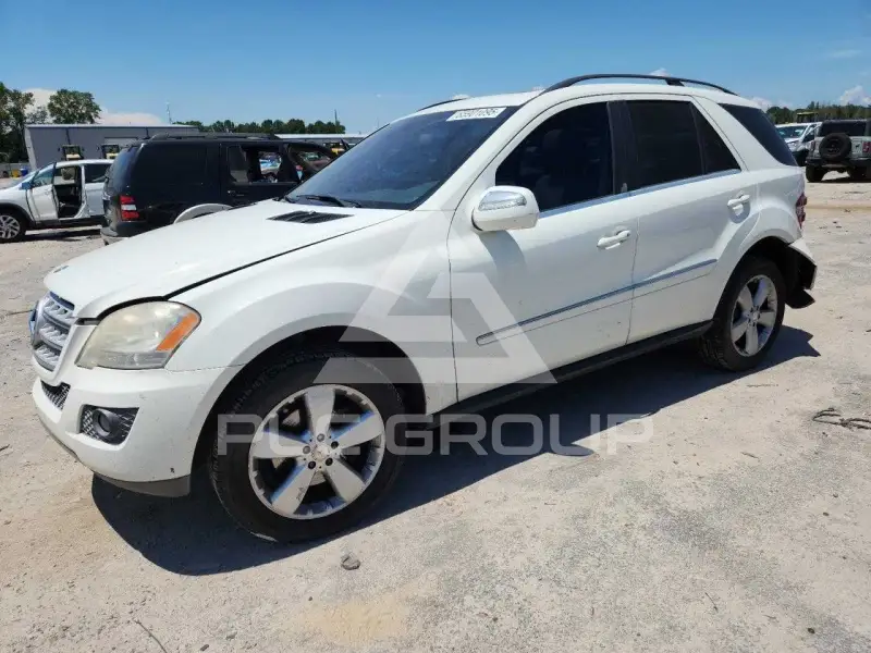 2010 Mercedes Benz ML-Class фото