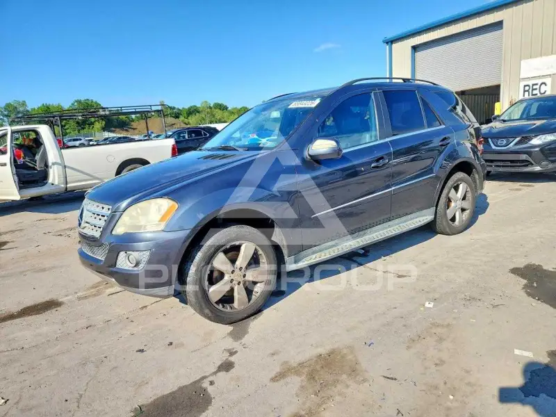 2010 Mercedes Benz ML-Class фото