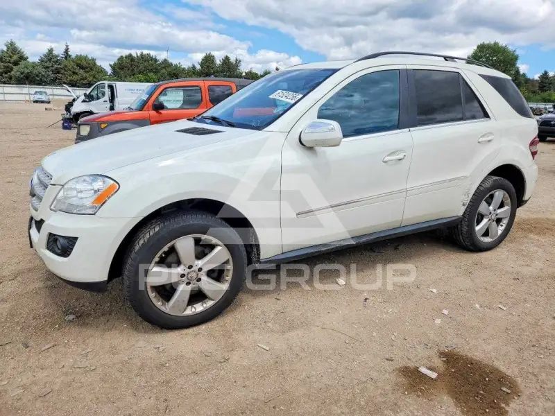 2010 Mercedes Benz ML-Class фото