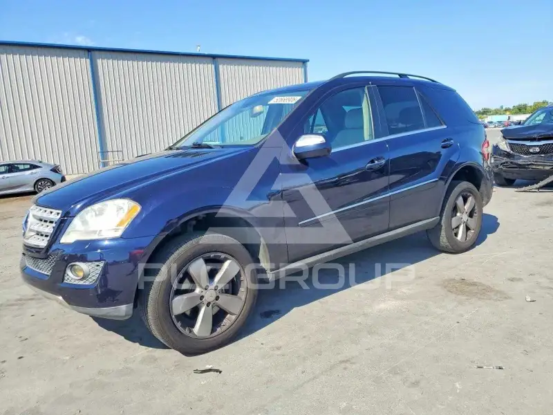 2010 Mercedes Benz ML-Class фото