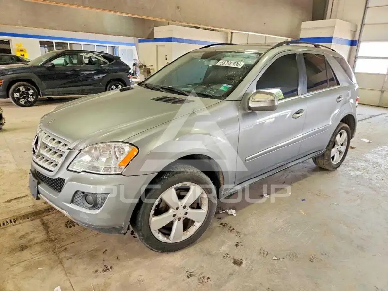 2010 Mercedes Benz ML-Class фото