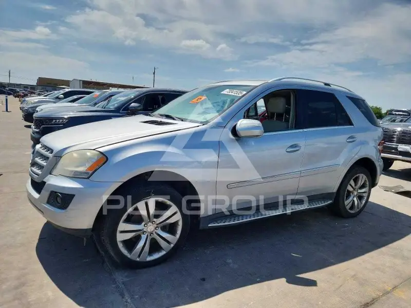 2010 Mercedes Benz ML-Class photo