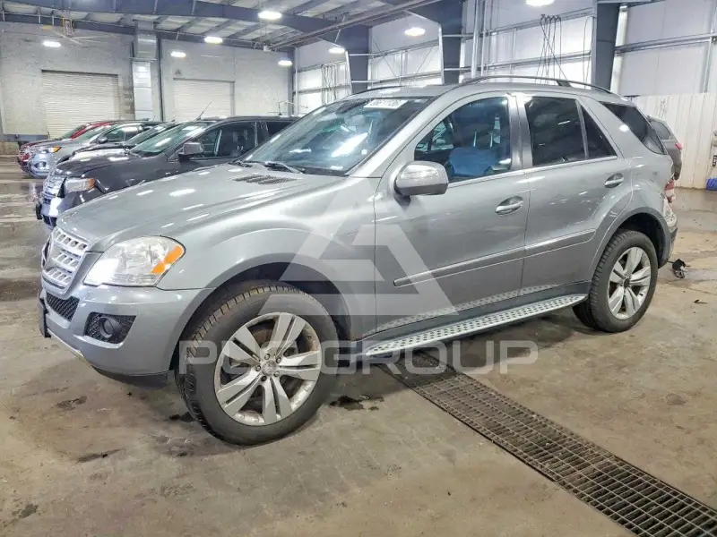 2010 Mercedes Benz ML-Class фото