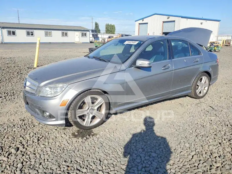 2010 Mercedes Benz C-Class фото