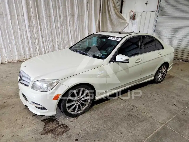 2010 Mercedes Benz C-Class фото