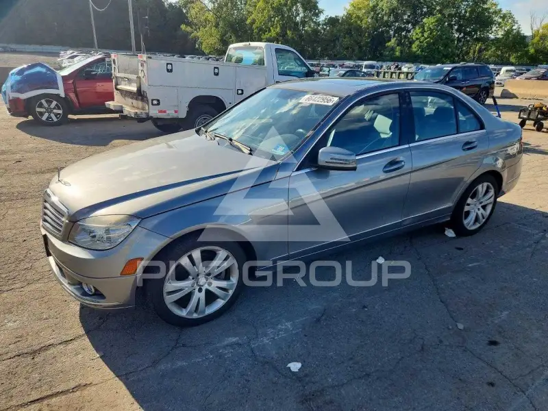 2010 Mercedes Benz C-Class фото