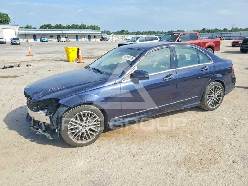 2010 Mercedes Benz C-Class photo