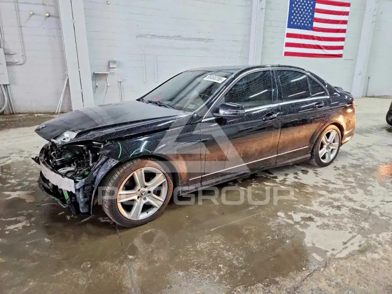 2010 Mercedes Benz C-Class фото