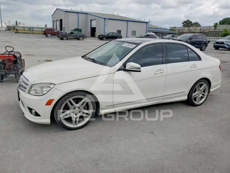 2010 Mercedes Benz C-Class фото