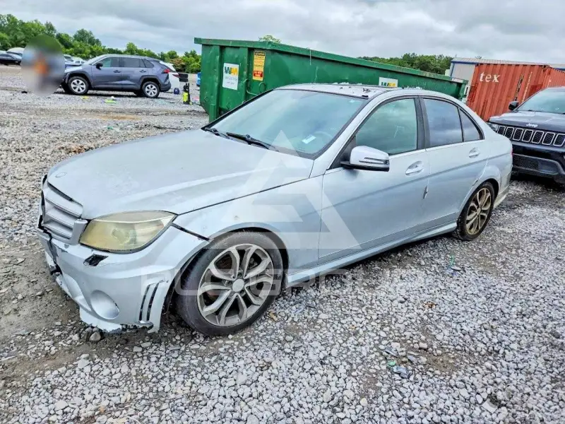 2010 Mercedes Benz C-Class фото