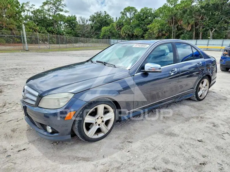 2010 Mercedes Benz C-Class photo