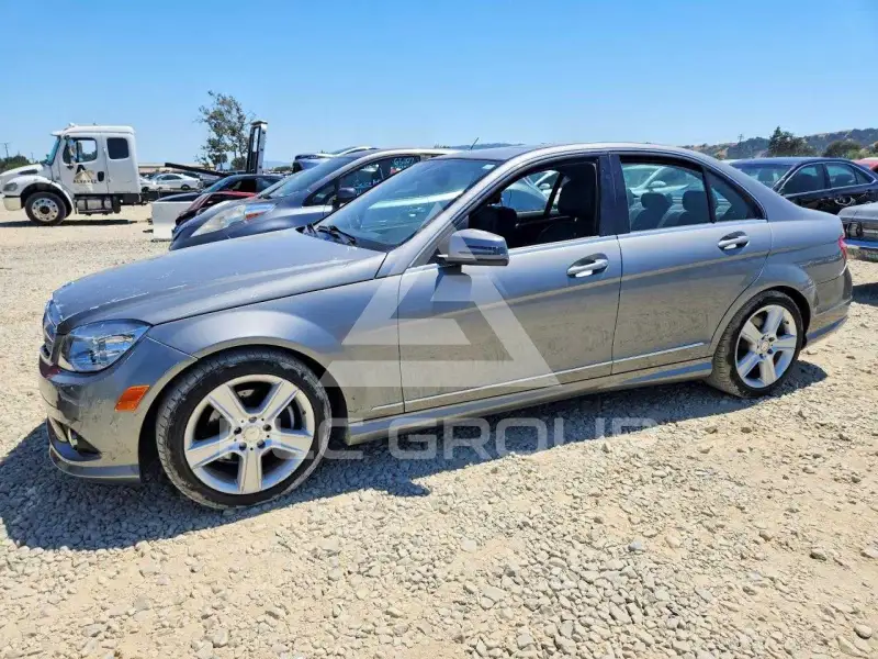 2010 Mercedes Benz C-Class фото