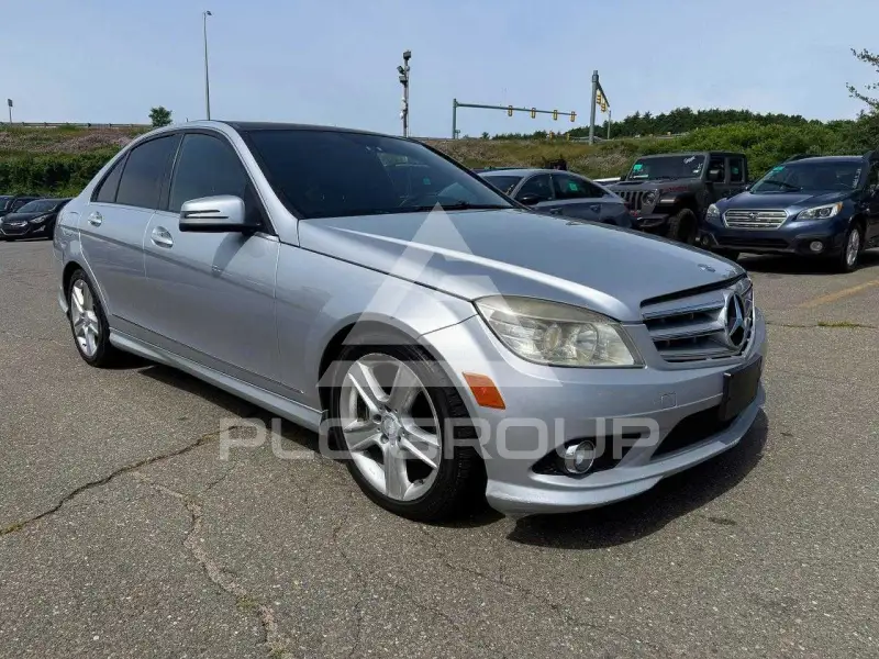 2010 Mercedes Benz C-Class photo