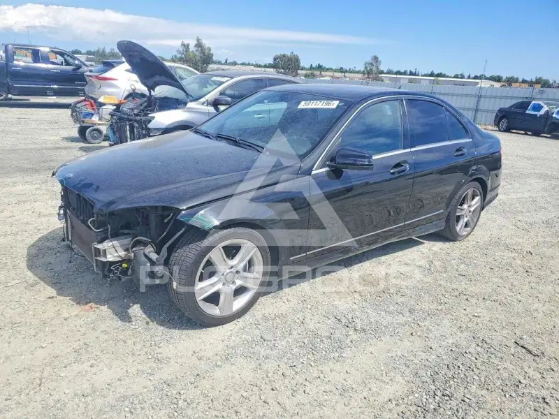2010 Mercedes Benz C-Class фото