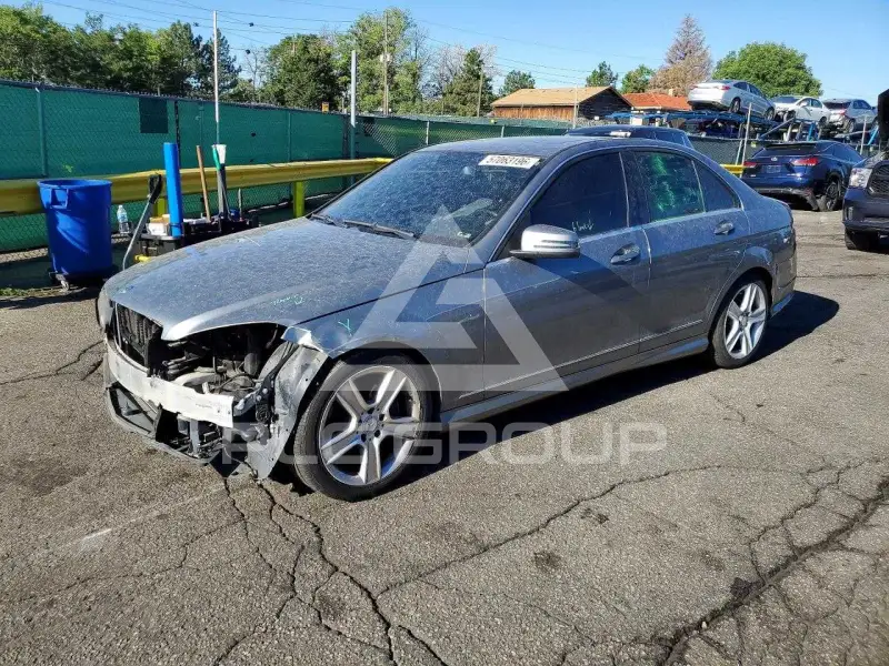 2010 Mercedes Benz C-Class photo