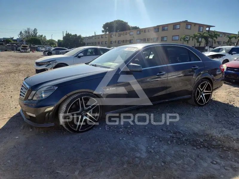 2010 Mercedes Benz E-Class фото