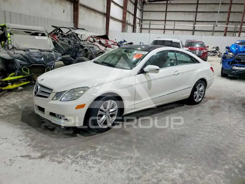2010 Mercedes Benz E-Class фото