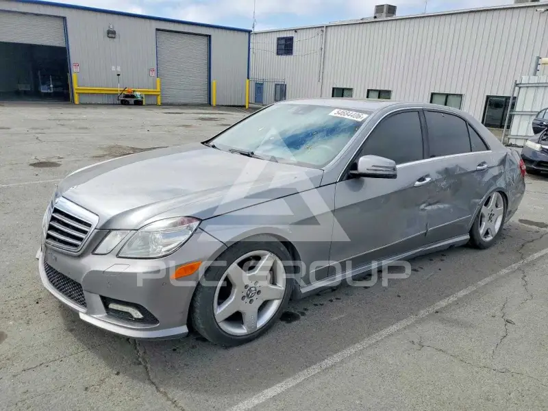 2010 Mercedes Benz E-Class фото