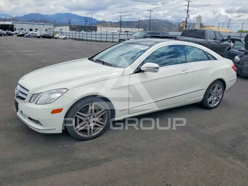 2010 Mercedes Benz E-Class фото