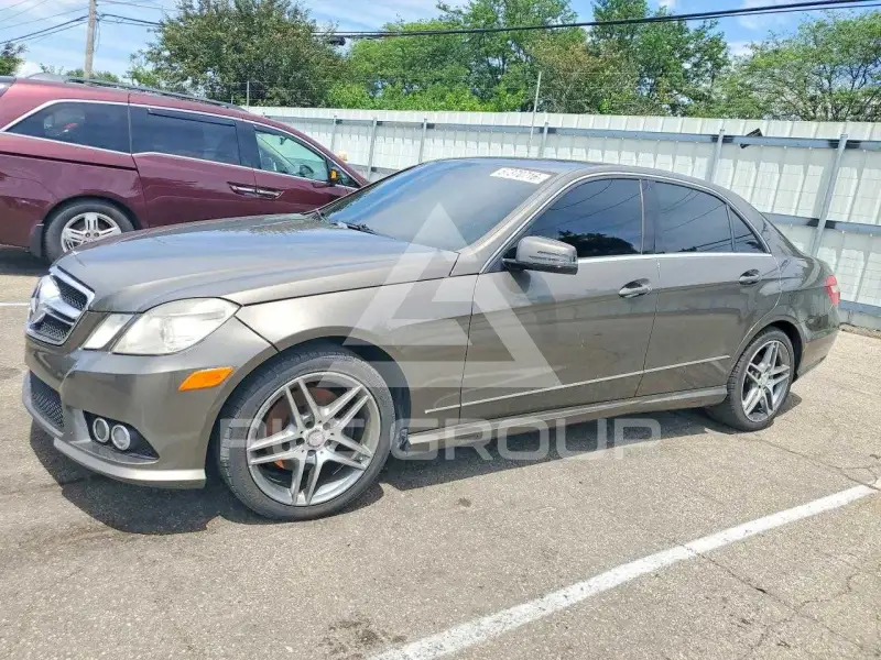 2010 Mercedes Benz E-Class фото