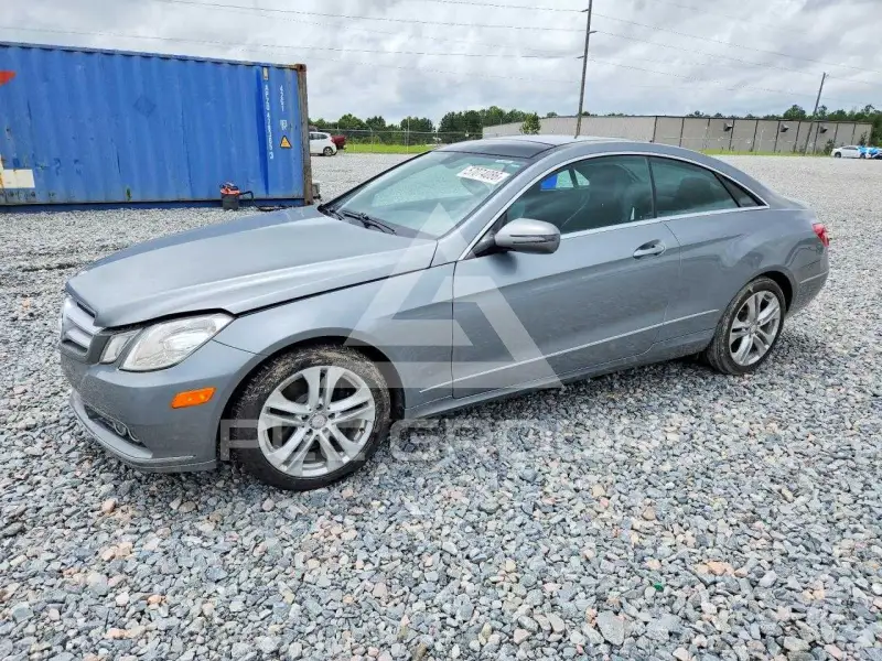 2010 Mercedes Benz E-Class фото