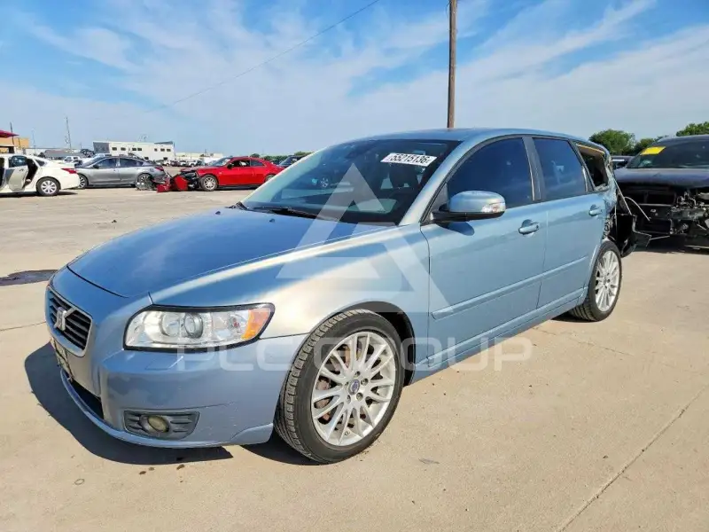2010 Volvo V50 photo