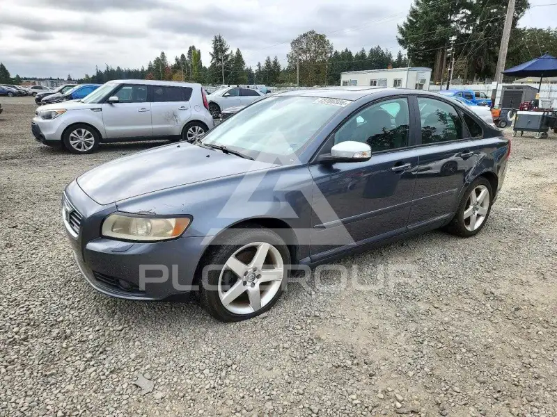 2010 Volvo S40 фото