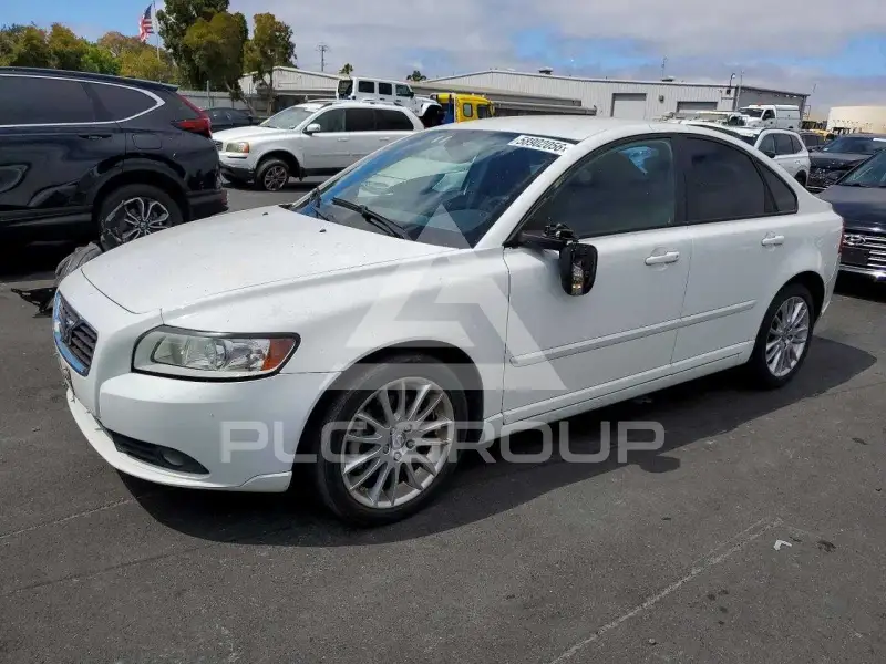 2010 Volvo S40 фото