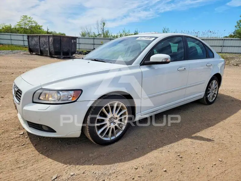 2010 Volvo S40 photo