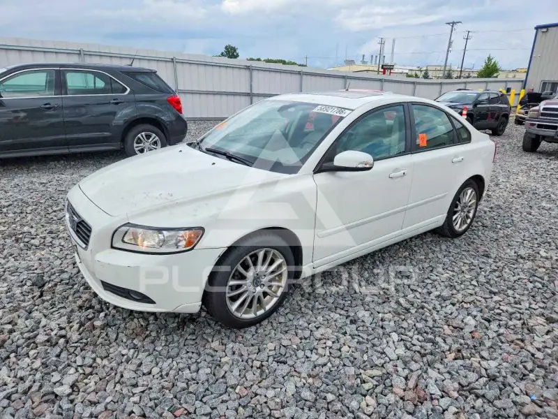 2010 Volvo S40 фото