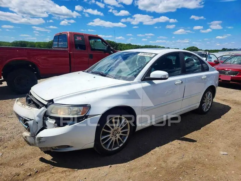 2010 Volvo S40 фото