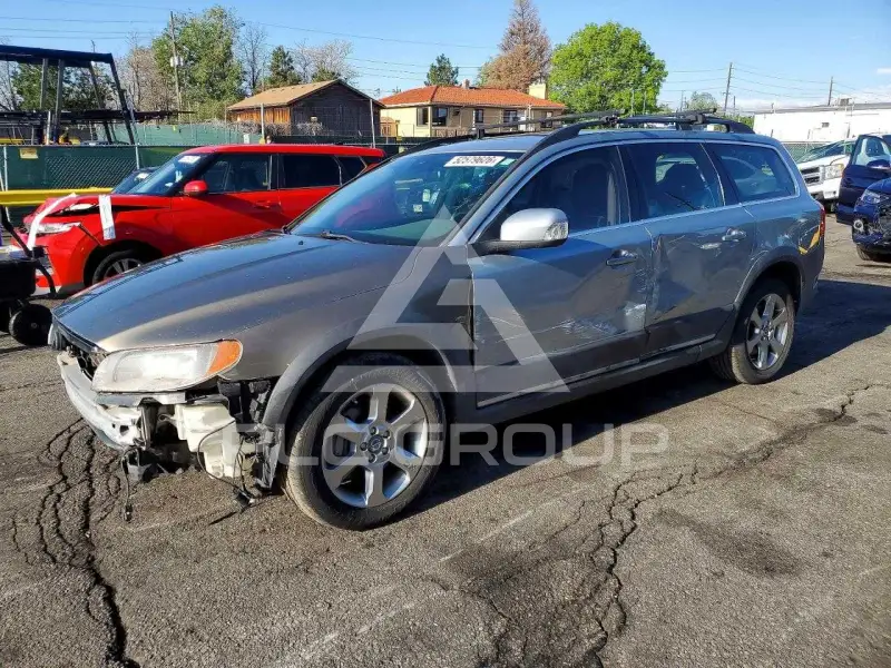 2010 Volvo XC70 photo