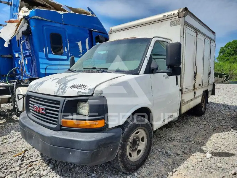 2010 GMC Savana фото