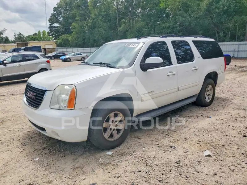 2010 GMC YUKON photo