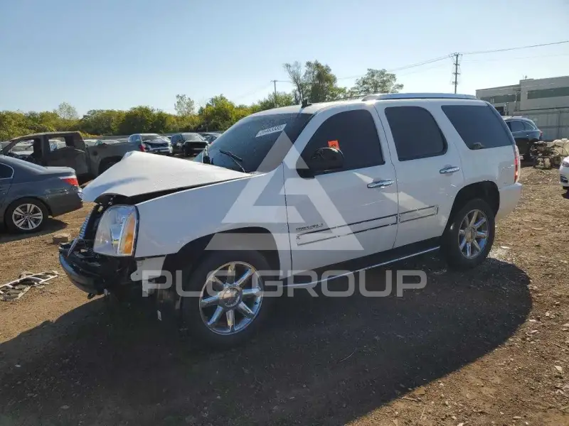 2010 GMC YUKON фото