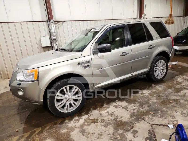 2010 Land Rover LR2 photo