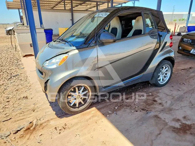 2010 Smart FORTWO photo