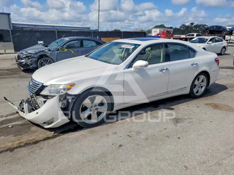 2010 Lexus LS460 photo