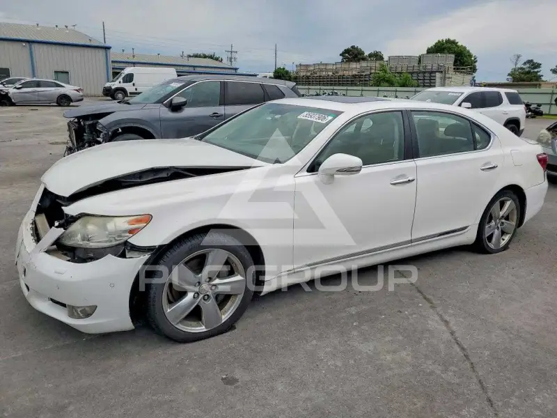 2010 Lexus LS460 photo