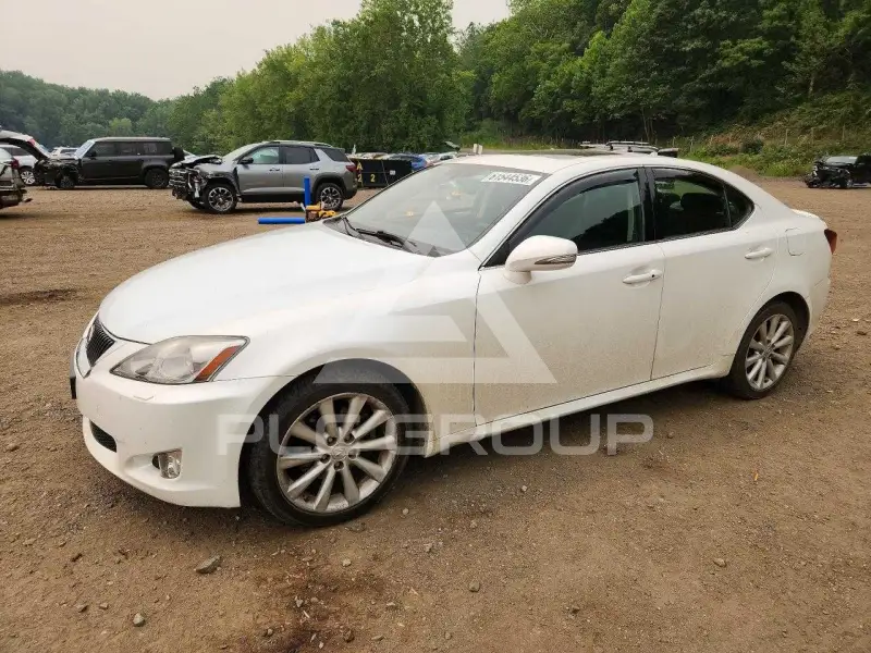 2010 Lexus IS photo