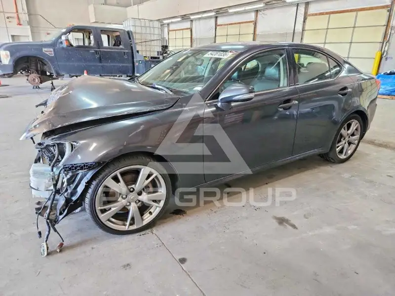 2010 Lexus IS photo